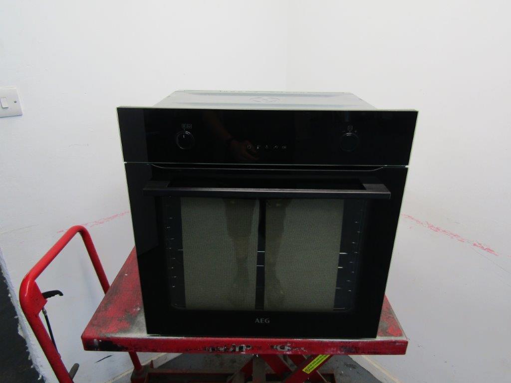 AEG BPK556260B Single Oven Electric Steambake Pyrolytic in Black GRADE B