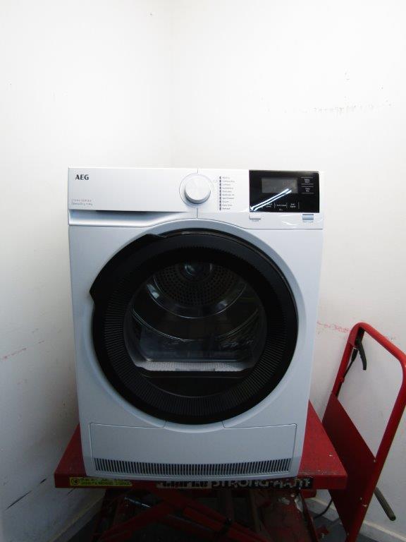 AEG TR719A4B Tumble Dryer 9kg Heat Pump in White GRADE B