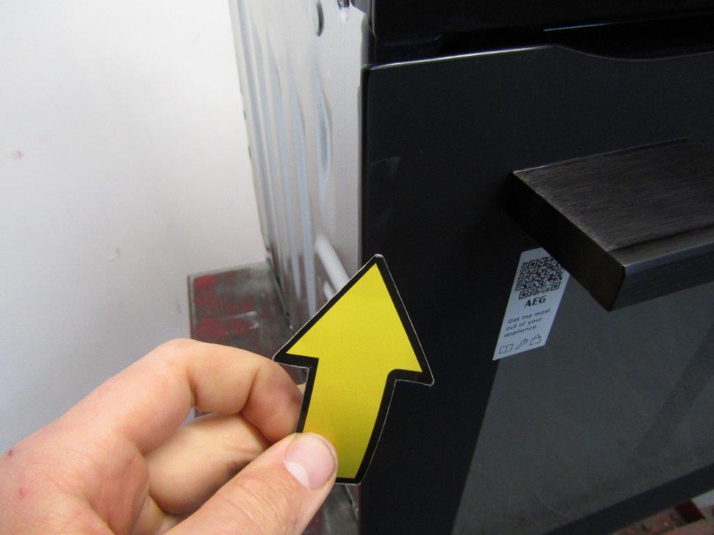 AEG NBT9P831AT ProAssist Pyrolytic Single Oven in Matt Black GRADE A