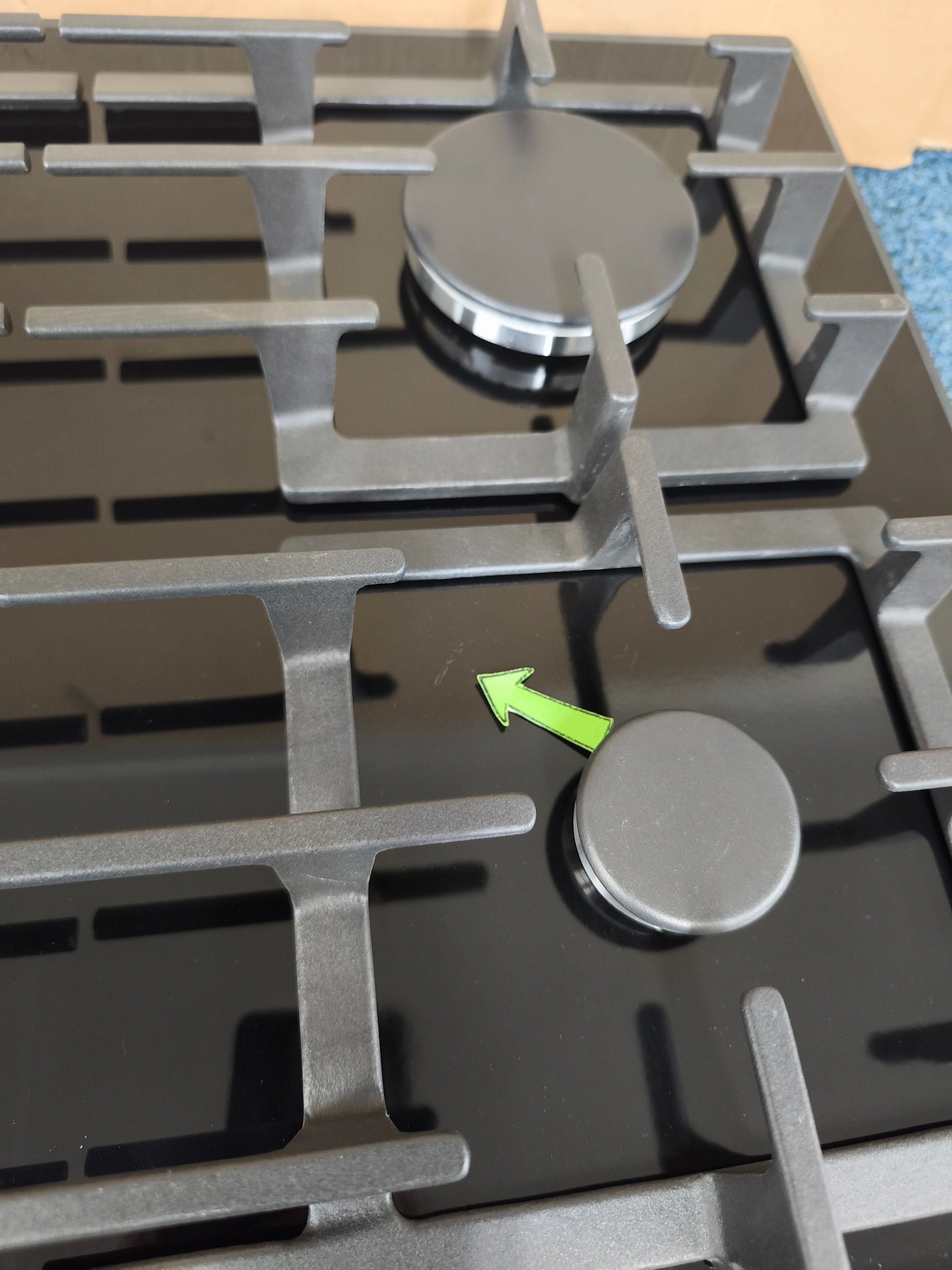 Neff T26CS49S0 60cm Gas Hob in Black Glass GRADE B