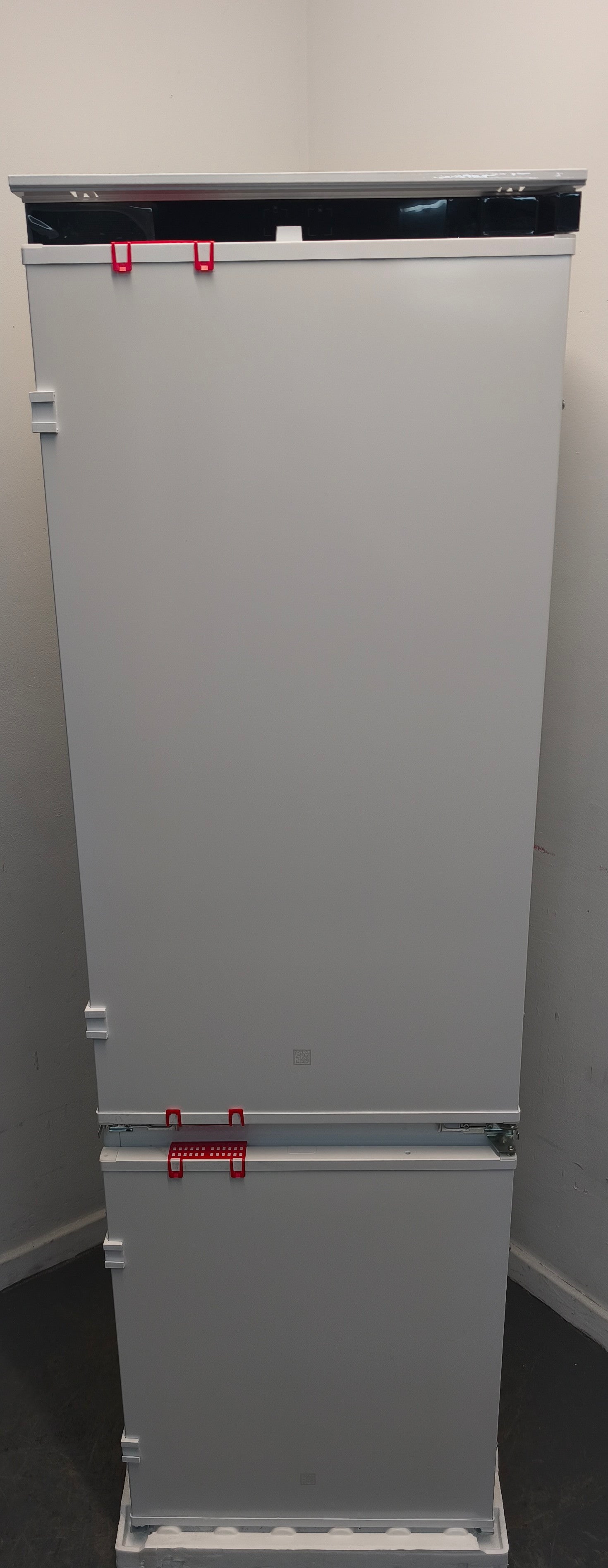 AEG NSC7G181DS Fridge Freezer Integrated 70/30 No Frost GRADE A