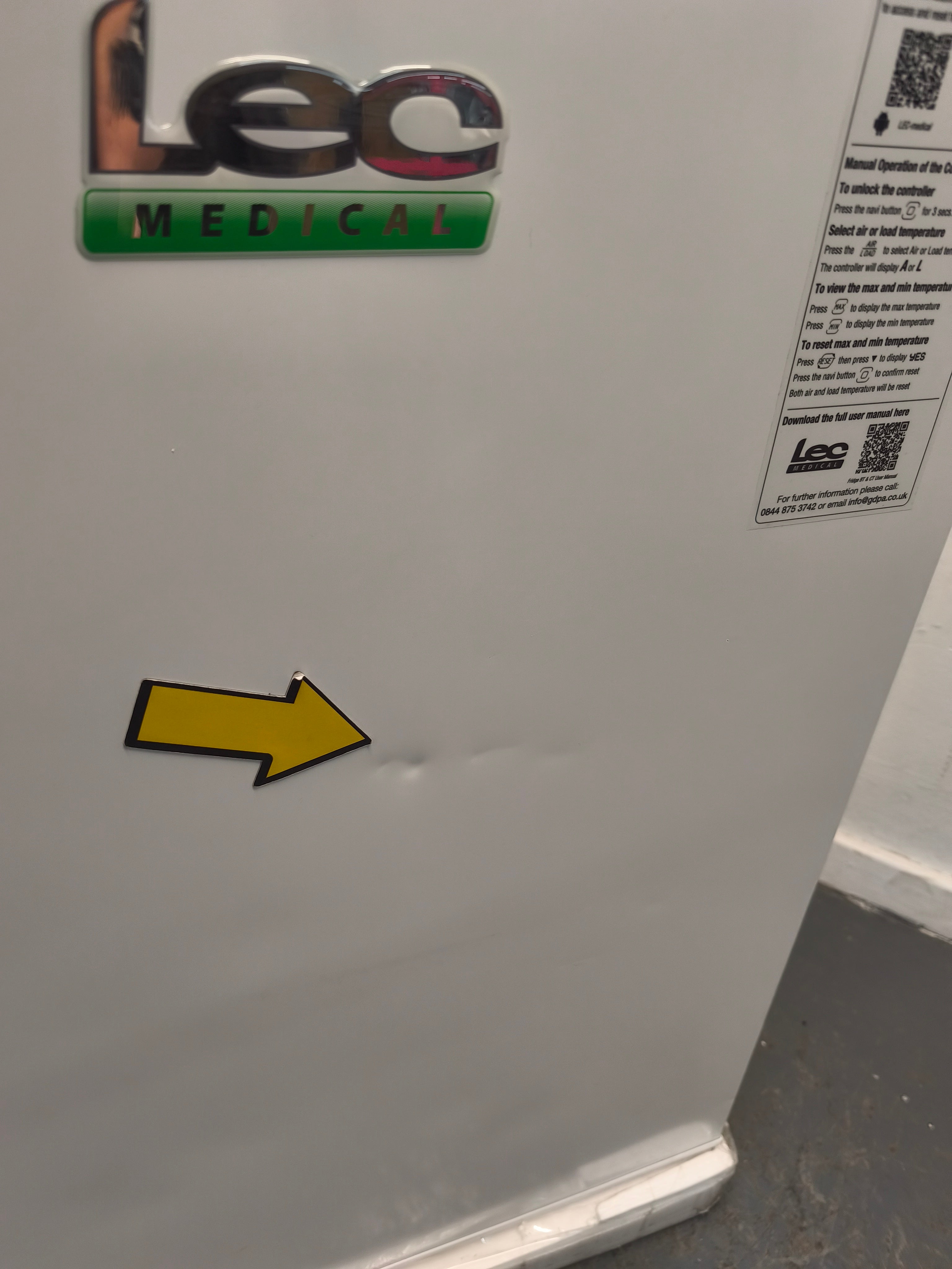 Lec LSFSF98BT Laboratory Freezer 98 Litre Under Counter White GRADE B