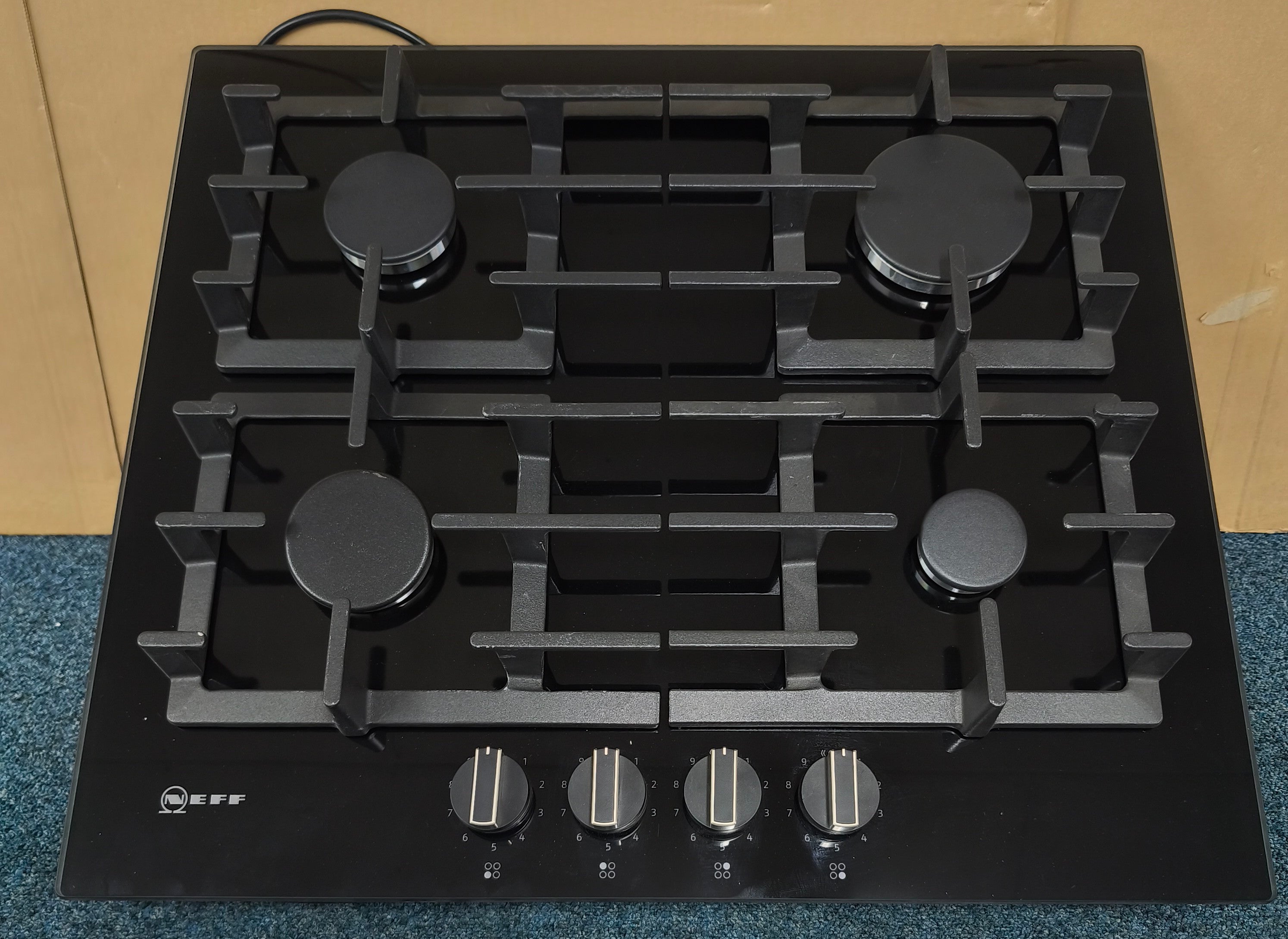 Neff T26CS49S0 60cm Gas Hob in Black Glass GRADE B