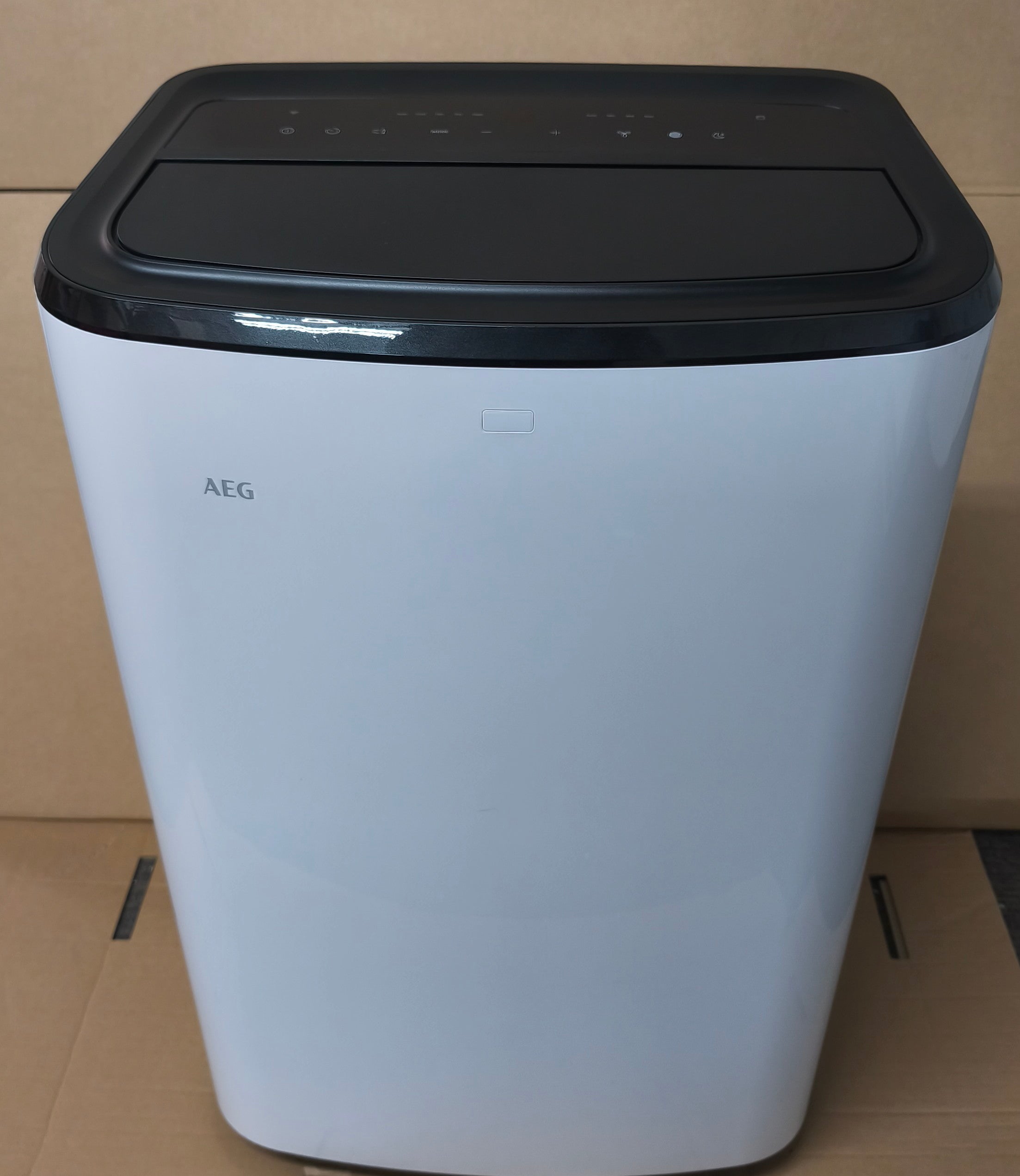 AEG AXP26U559HW Air Conditioner ChillFlex Pro Portable White/Grey GRADE A