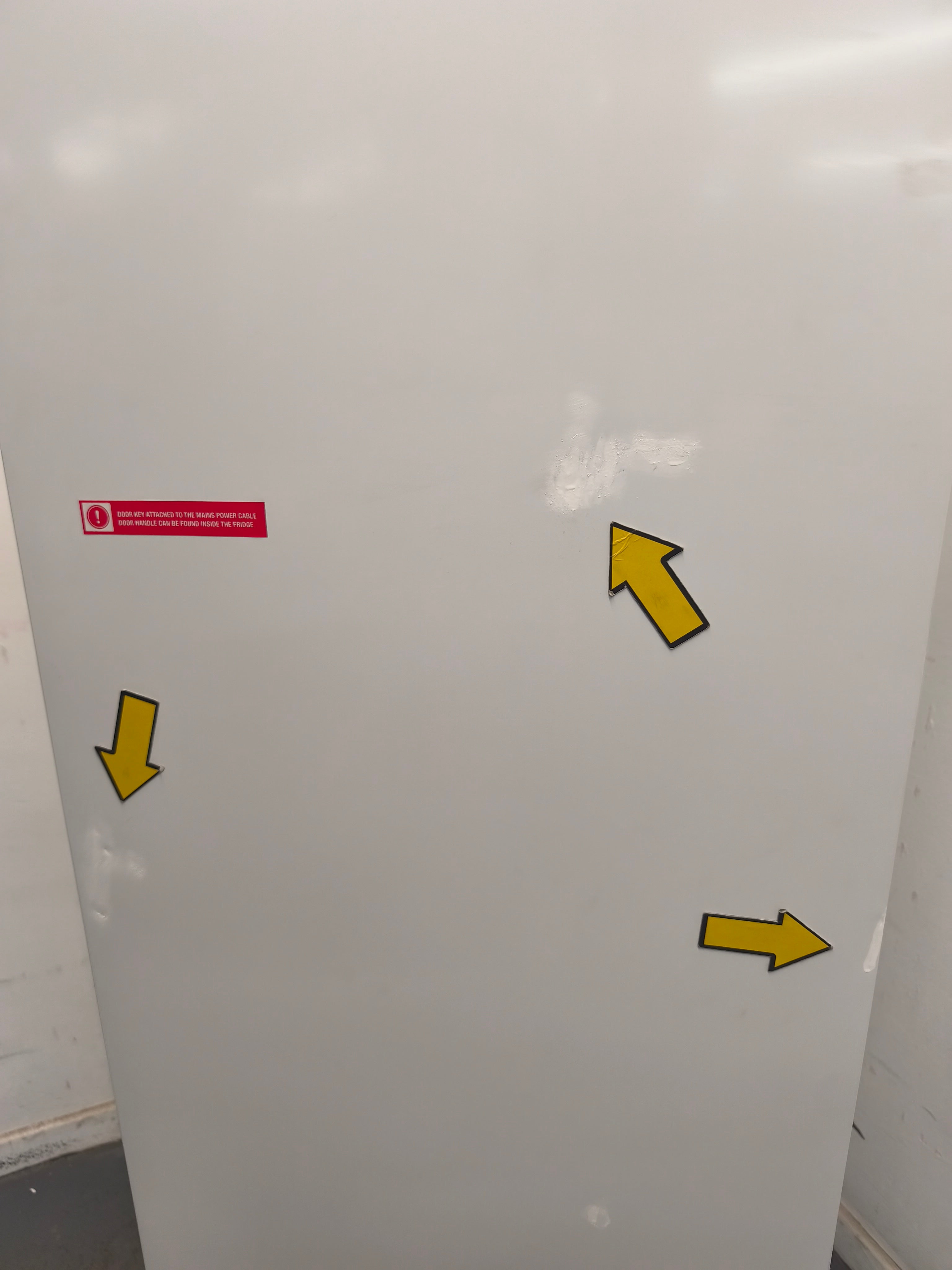 Lec PPSR400BT-DLK Pharmacy Fridge 400L Digital Lock Solid Door GRADE B