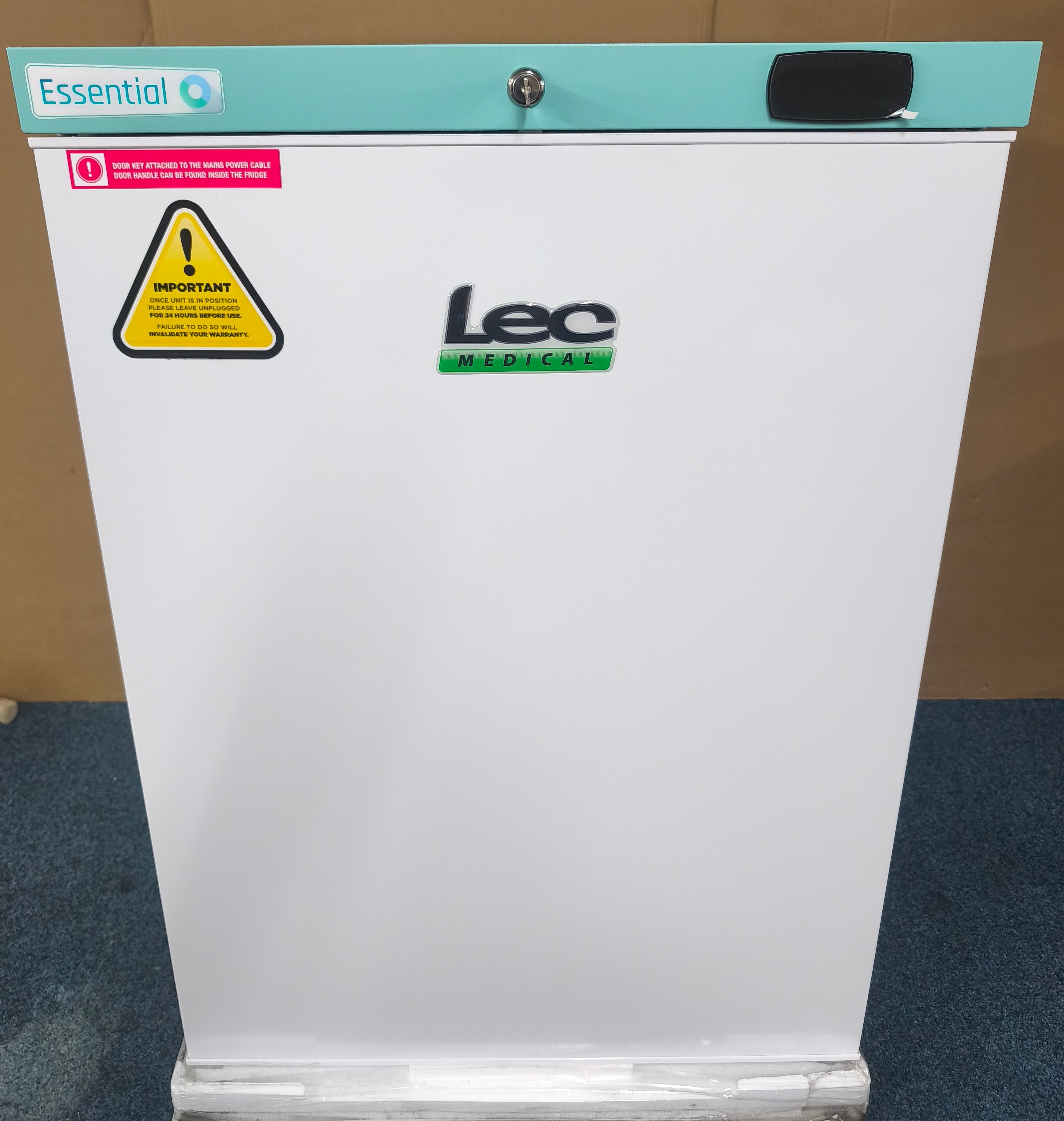 Lec PESR158BT-AU Pharmacy Refrigerator with Solid Door in White GRADE A