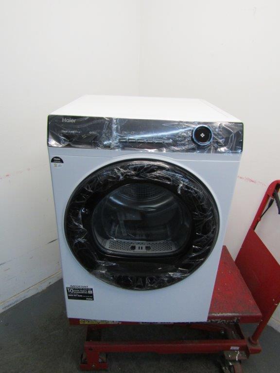 Haier HD90-A2939 Tumble Dryer 9kg Heat Pump in White GRADE A