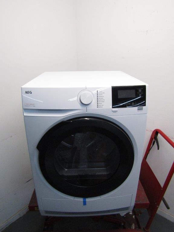 AEG TR719A4B Tumble Dryer 9kg Heat Pump in White GRADE A