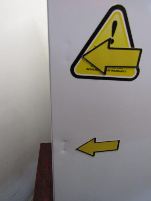 Lec LSFSC138DC 138L Laboratory Ice Box Undercounter Fridge White GRADE B