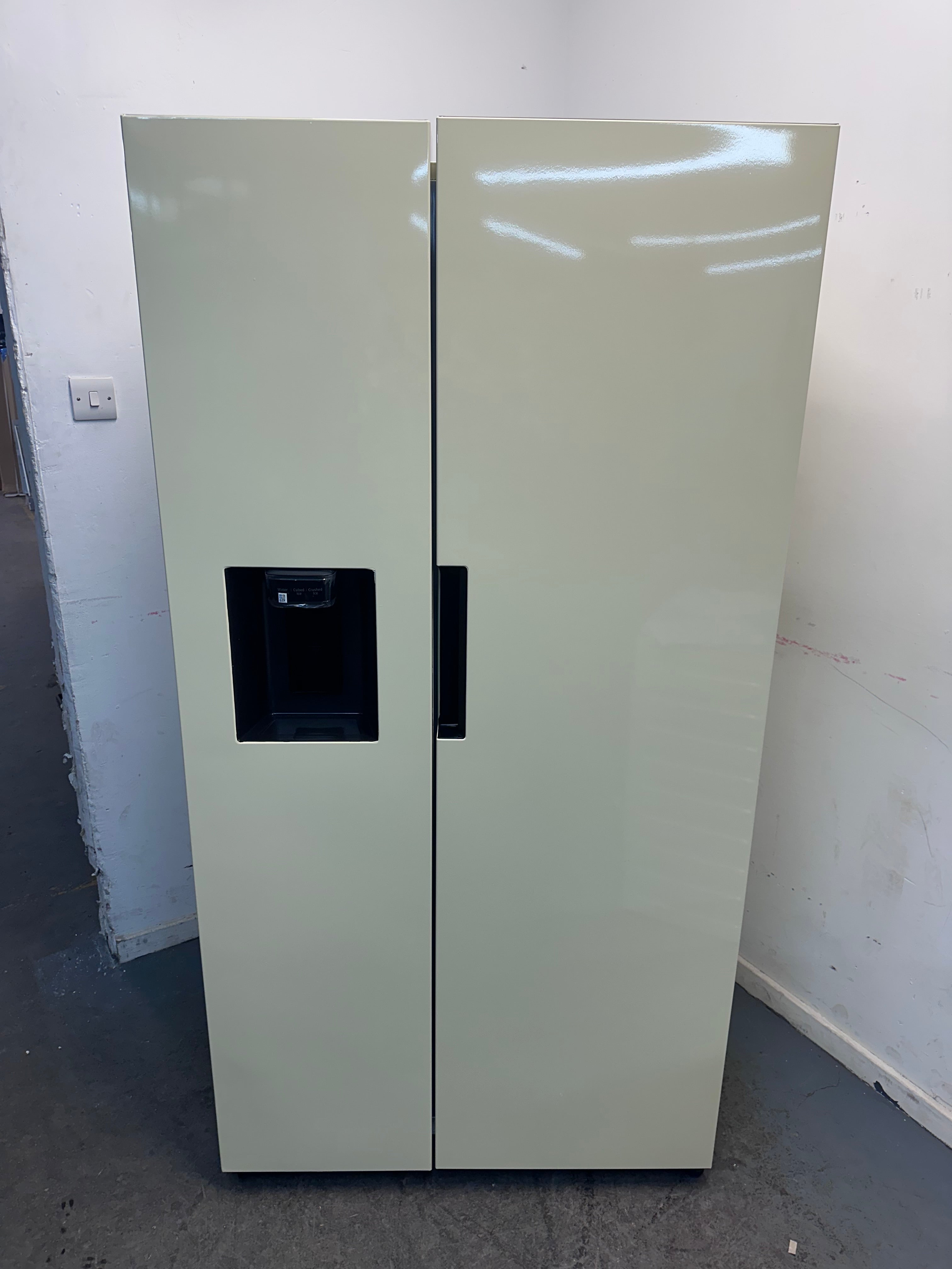 Samsung RS68A8810 Fridge Freezer American in Bespoke Cream GRADE B