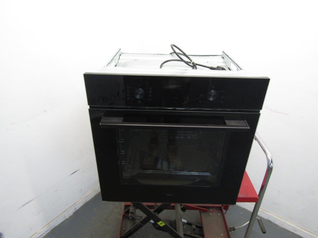 AEG OU5AB20CK Electric Built In  Single Oven in Gloss Black GRADE A