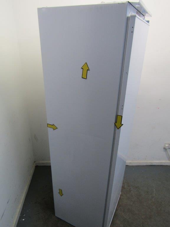 CDA FW881 Integrated Freezer Tall Upright REFURBISHED