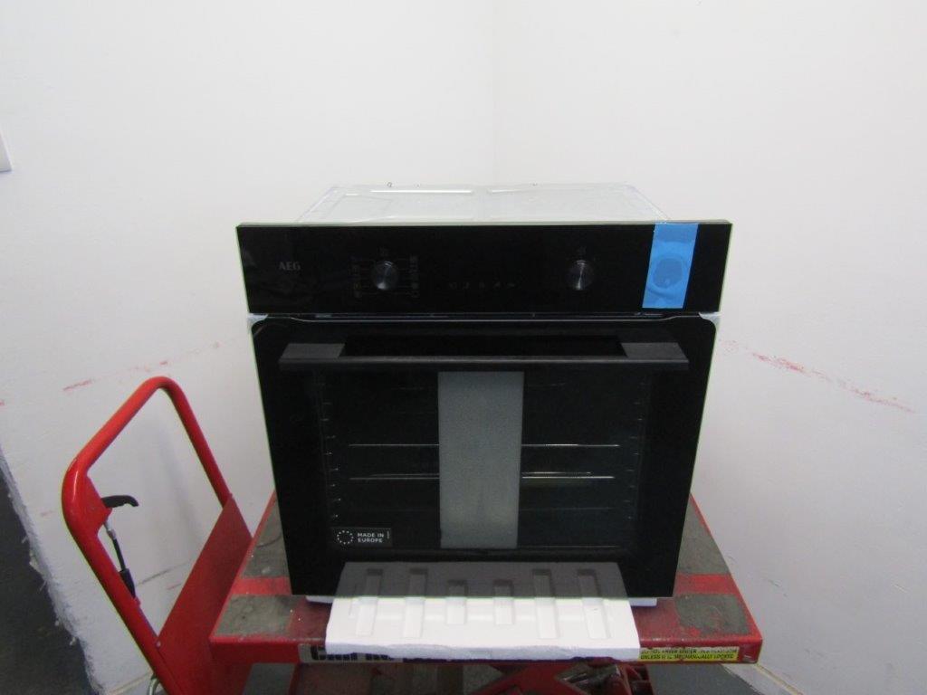AEG NBR6P521SB SteamCrisp Pyrolytic Single Oven in Black GRADE A