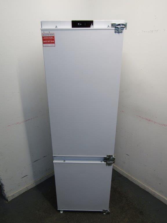 CDA CRI971 70:30 Fully Integrated Fridge Freezer GRADE A