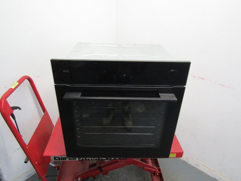 AEG NBR7P731SB MealAssist SteamCrisp Pyrolytic Single Oven Black GRADE A