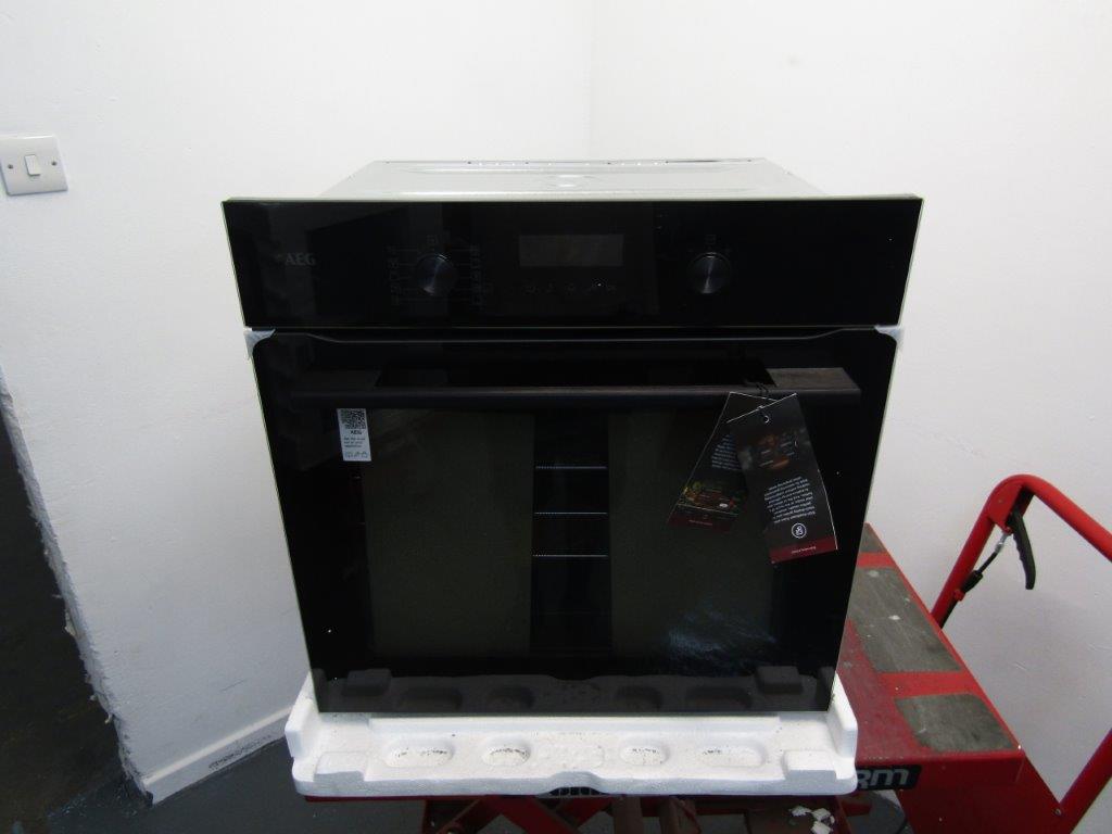 AEG NBS6P53PAB 6000 Sense Cook Integrated Single Oven in Black GRADE A