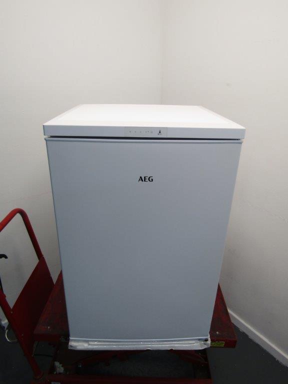 AEG OT5OR141DW Undercounter Fridge in White GRADE A