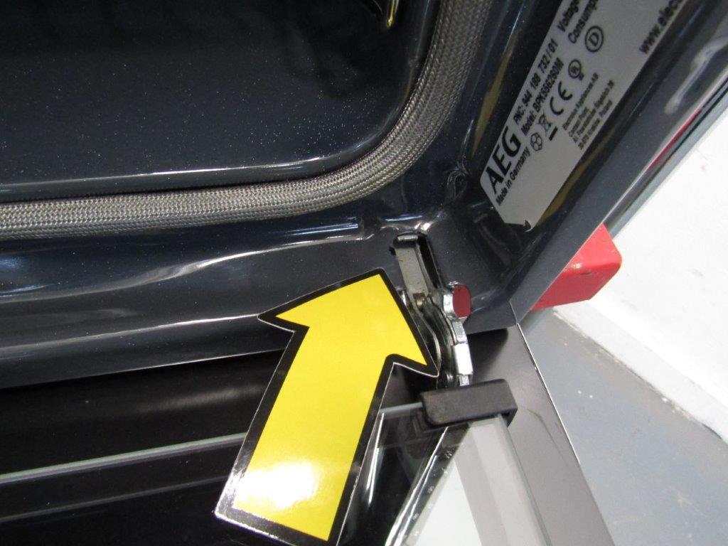 AEG BPK556260M Single Oven Electric Pyrolytic in Stainless Steel GRADE B