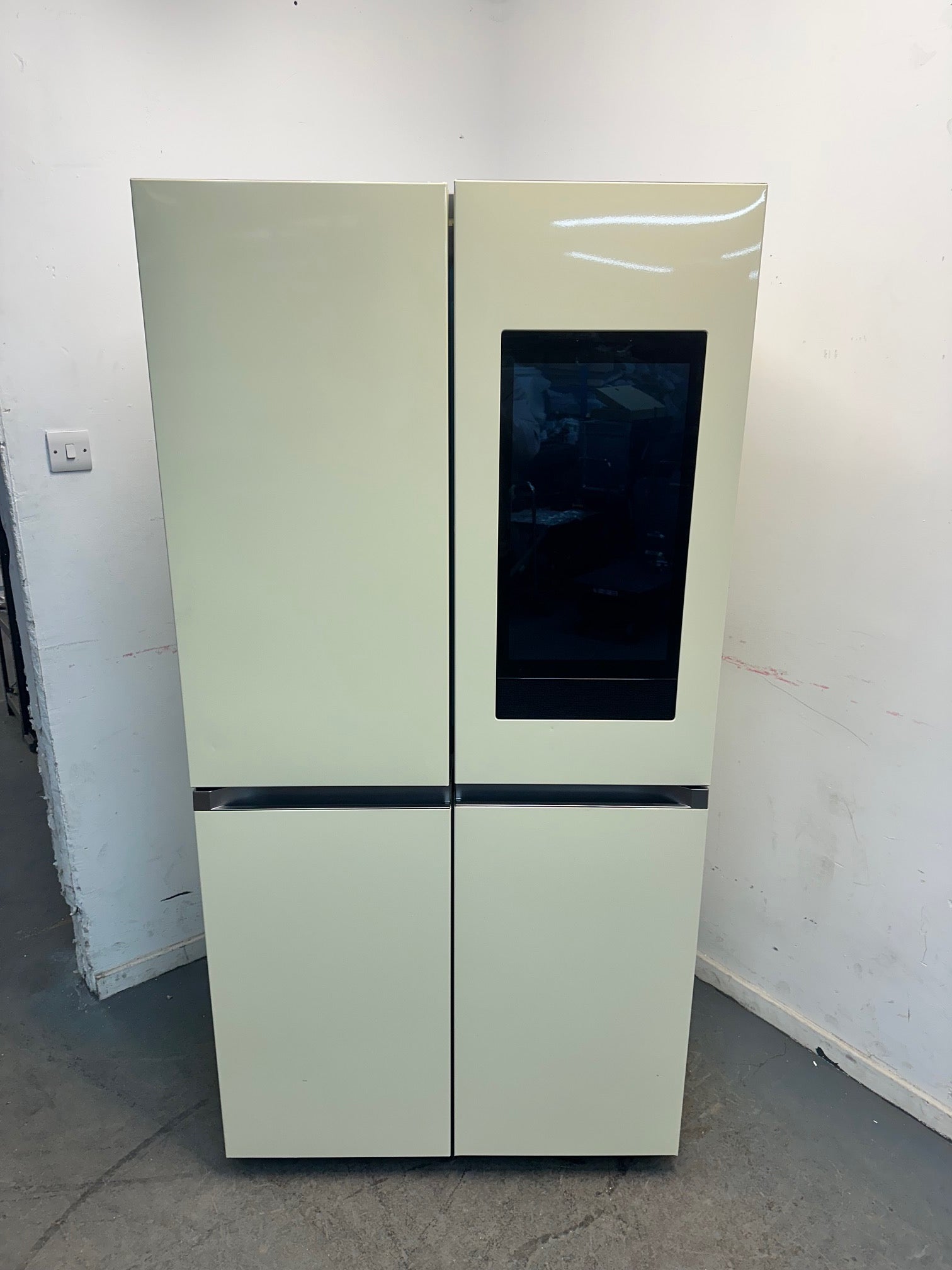 Samsung RF65A977FSR Fridge Freezer Frost Free in Bespoke Cream GRADE B