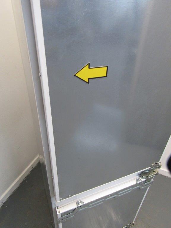 Neff KI6873F30G Fridge Freezer Low Frost Integrated 70:30 Fixed Door GRADE B