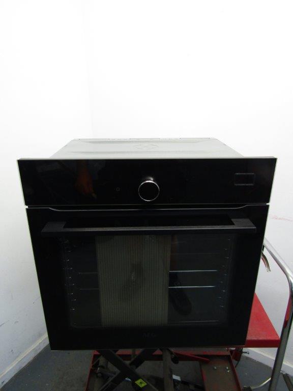 AEG BSK978330B Single Oven SteamCrisp Pyrolytic Built in Black GRADE B