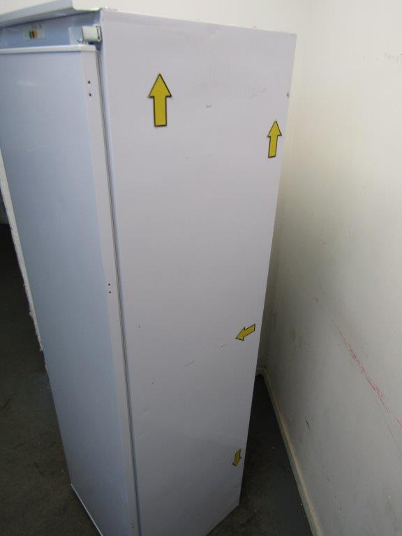 CDA FW881 Integrated Freezer Tall Upright REFURBISHED