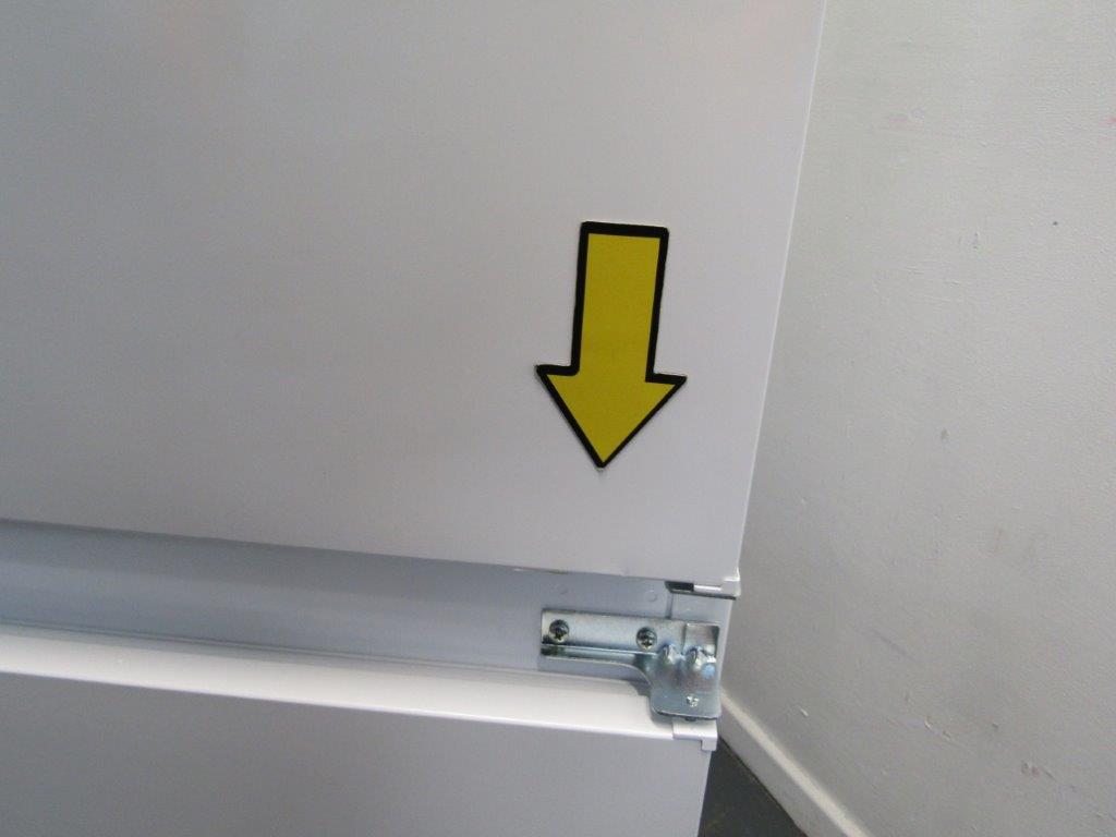 Hotpoint HTC18T112UK 70:30 Integrated Fridge Freezer Sliding Rail GRADE A