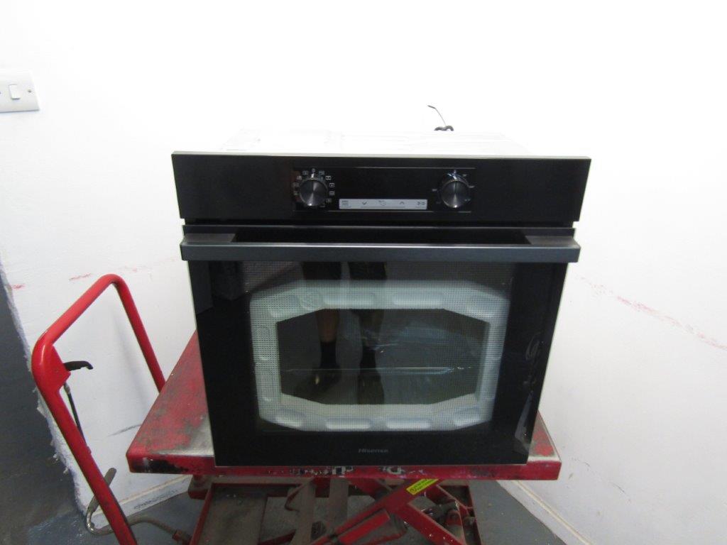 Hisense BI64211PB Pyrolytic Single Oven Air Fry Electric in Black GRADE A