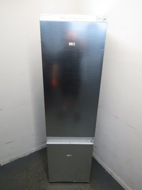 Neff KI7961SE0 Fridge Freezer Integrated 70:30 Frost Free Extra Height GRADE A
