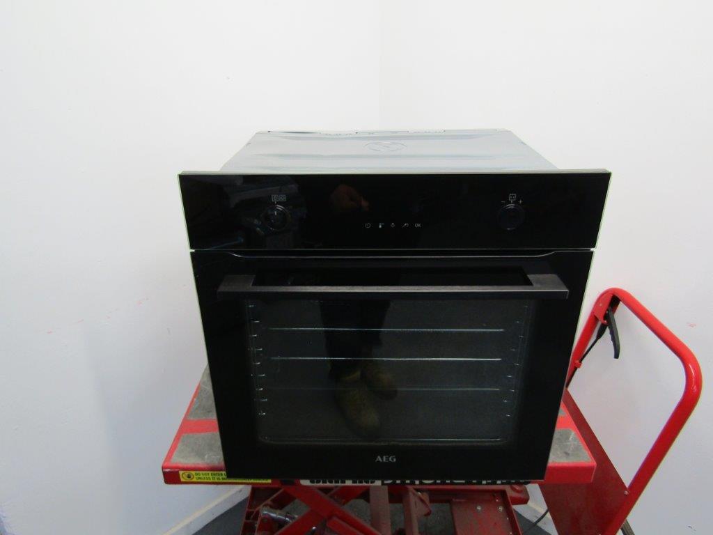 AEG BPK556260B Single Oven Electric Steambake Pyrolytic in Black GRADE A