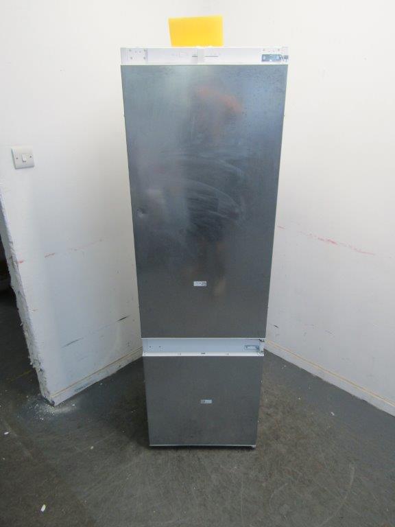 Bosch KIV87NSF0G Fully Integrated 70:30 Fridge Freezer REFURBISHED