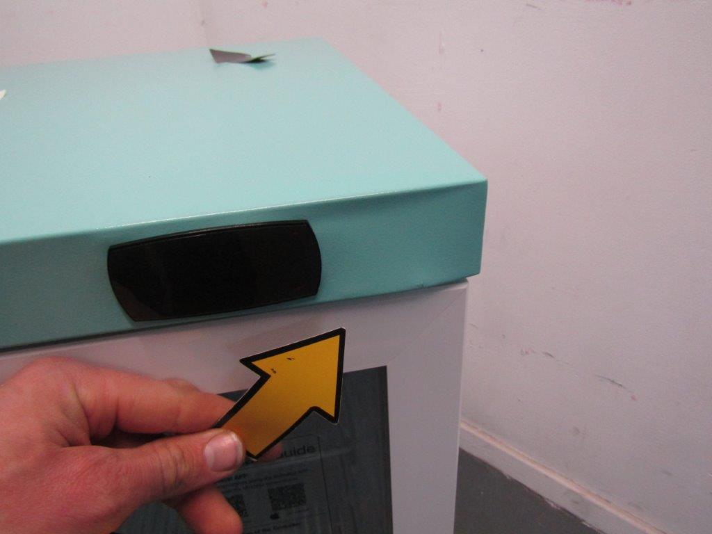 Lec PPGR158BT-UK Pharmacy Refrigerator Glass Door 158L White GRADE B