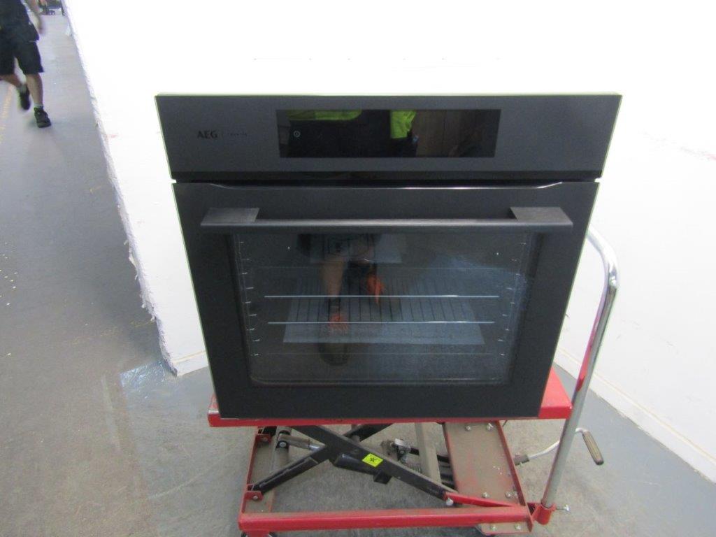 AEG PO9000PT Single Oven Built-In Pyrolytic in Black GRADE A