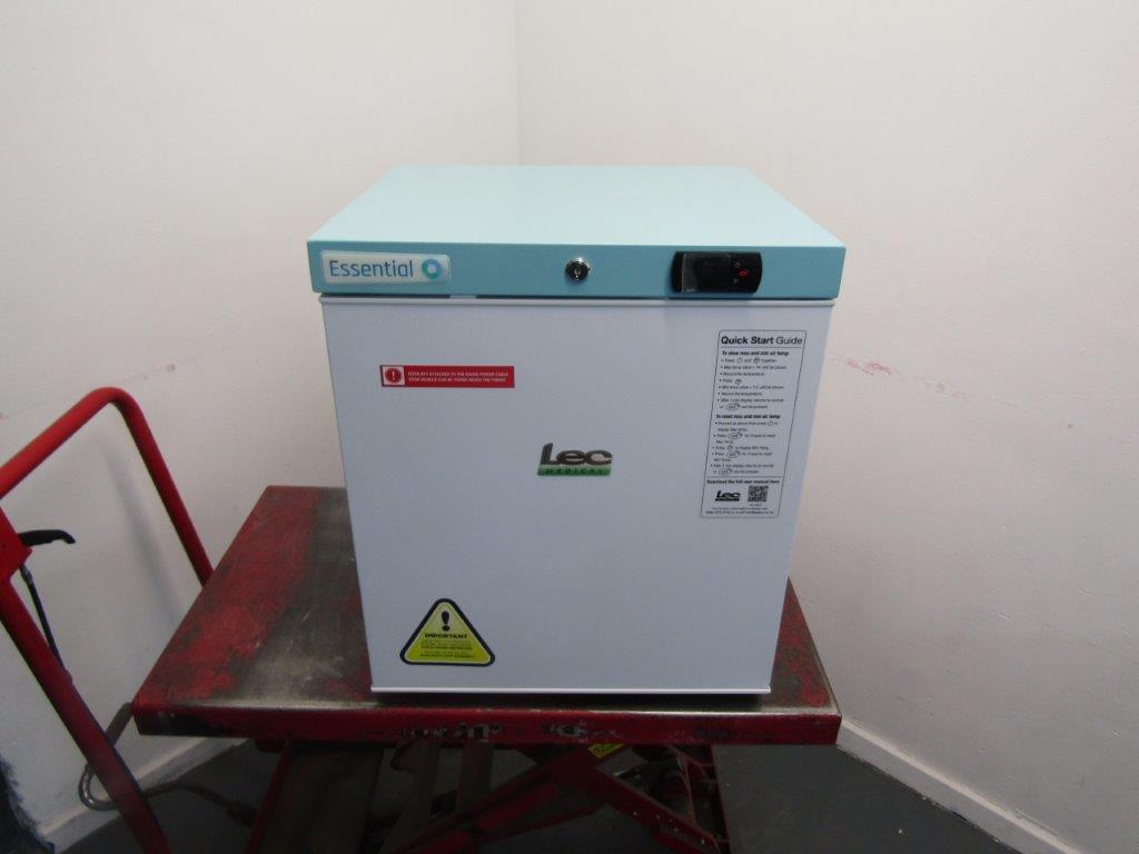 Lec PESR47DC-UK Pharmacy Refrigerator 47L Countertop Solid Door GRADE A