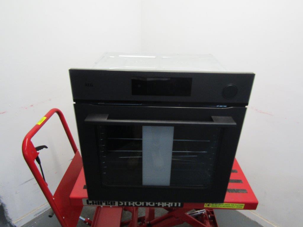 AEG NBR7P731ST MealAssist with SteamCrisp Pyrolytic Single Oven in Matt Black GRADE A