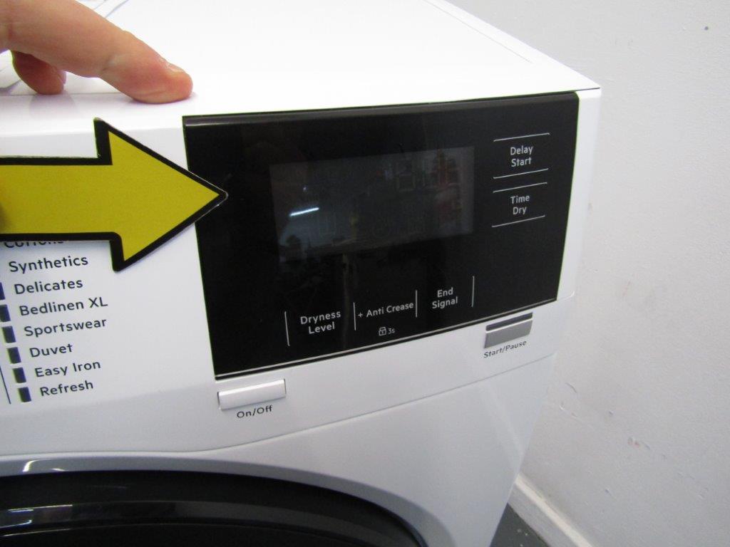 AEG TR718A4B Tumble Dryer 8kg Heat Pump in White GRADE B