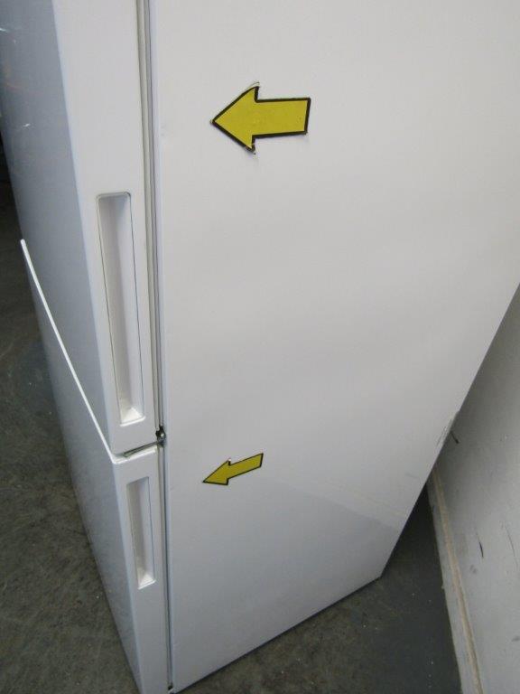 AEG RCB636E5MW Fridge Freezer CustomFlex TwinTech Freestanding in White GRADE A