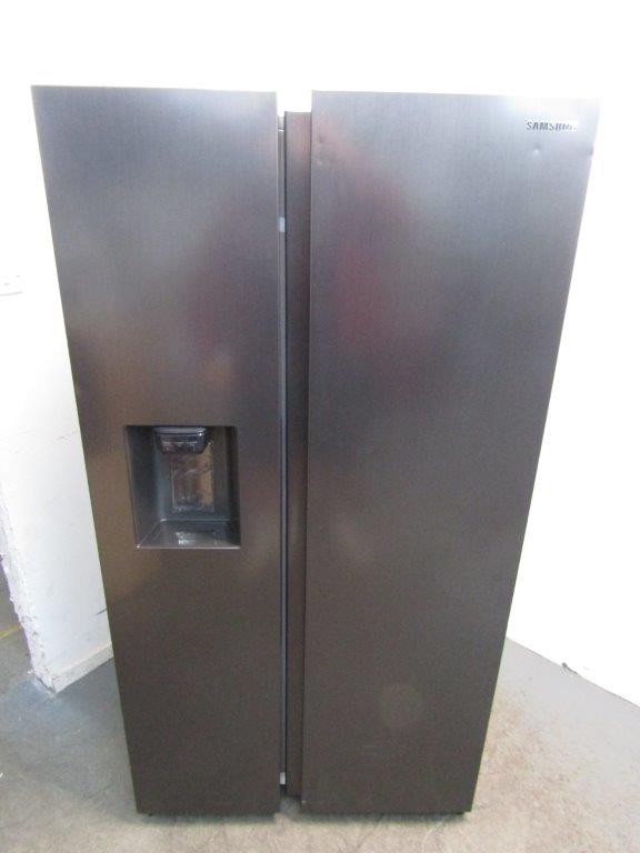 Samsung RS68CG883DB1 Fridge Freezer American Plumbed in Black GRADE B