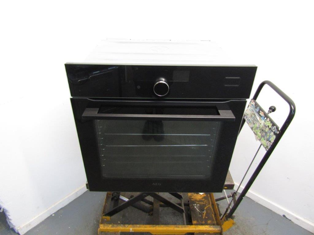 AEG BSK978330B Single Oven SteamCrisp Pyrolytic Built in Black GRADE B