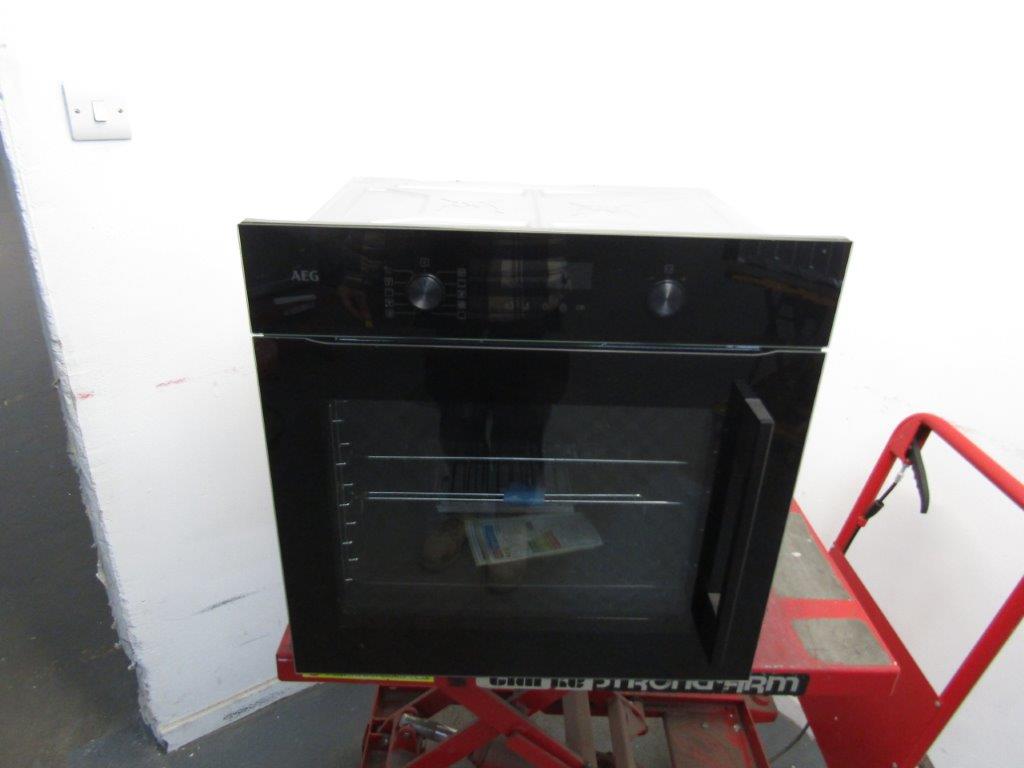 AEG NBU5P401LB Single Oven Built in Electric Pyrolytic in Black GRADE A