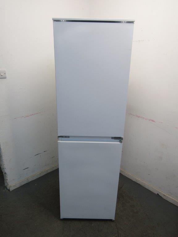 Zanussi ZNNN18FS5 Fridge Freezer Integrated 50:50 Frost Free REFURBISHED