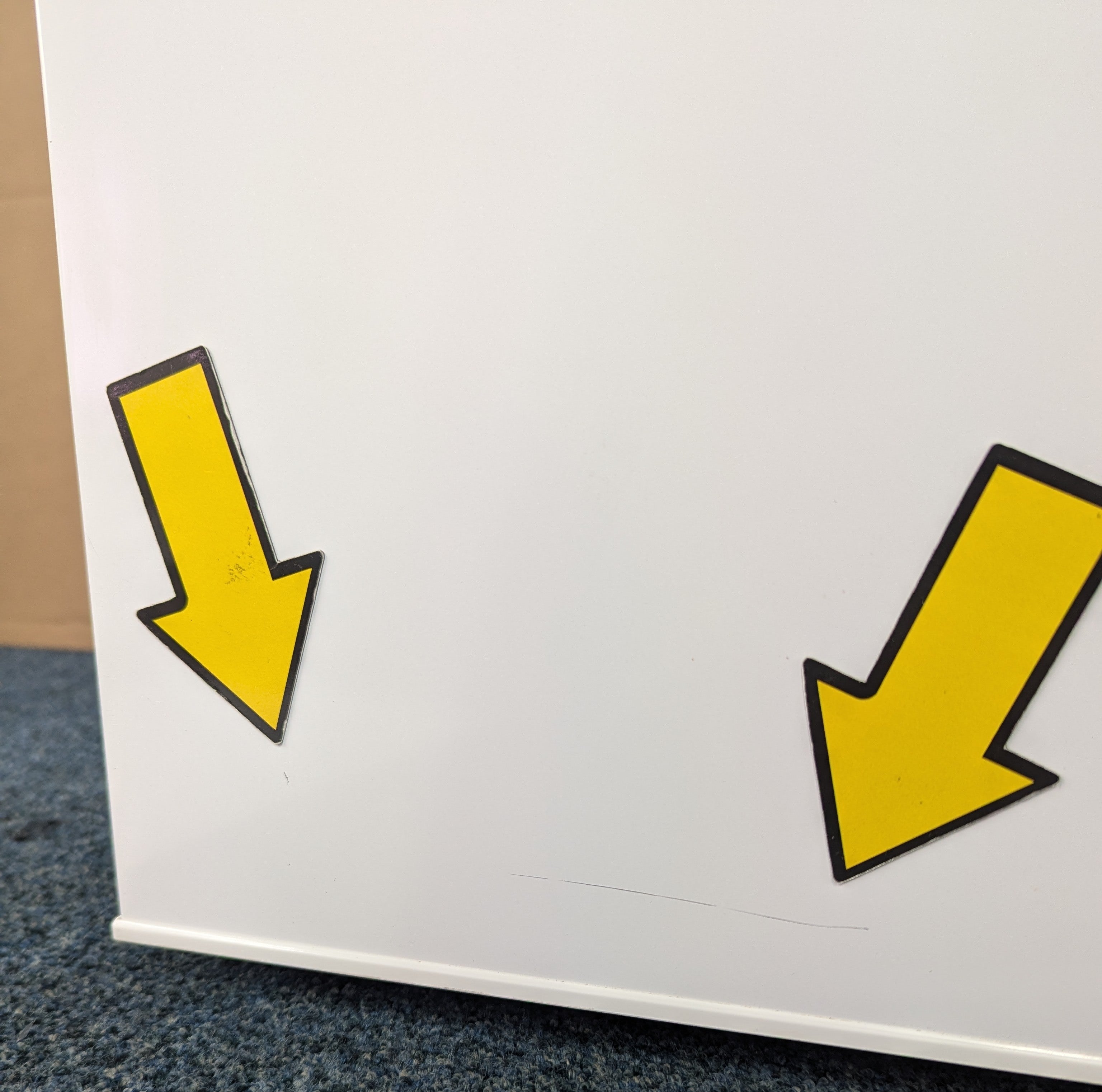 Lec PESR47DC-UK Pharmacy Refrigerator 47L Countertop Solid Door White GRADE B