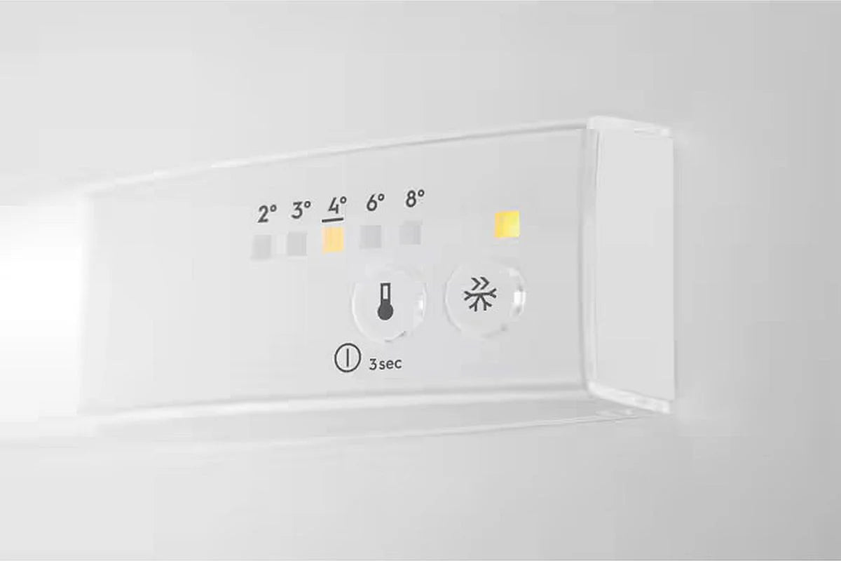 AEG NSF6I82EF Undercounter Integrated Ice Box Fridge