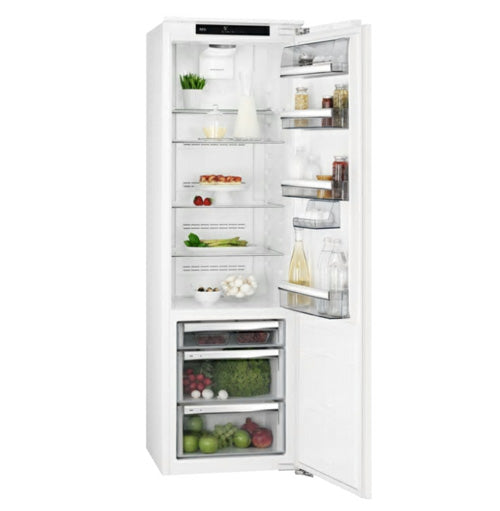 AEG SKK818E9ZC Tall Fridge Fully Integrated MultiFlow Fixed Door REFURBISHED